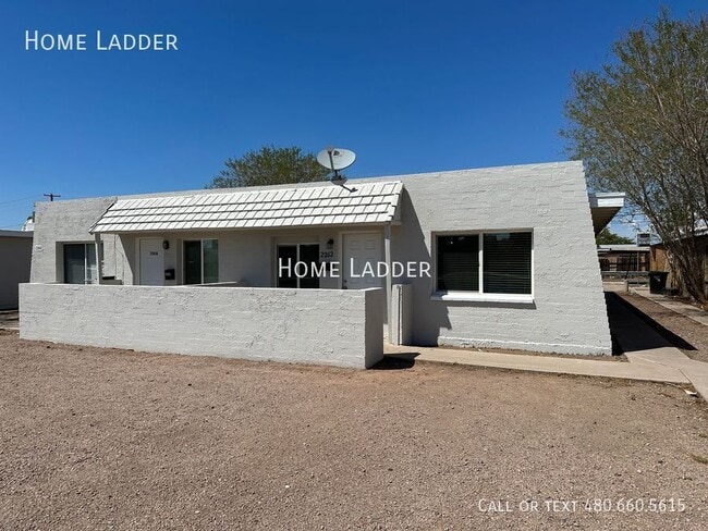 property at 2262 E Broadway Rd