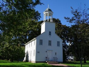 75 S Main St in Branford, CT - Building Photo - Building Photo