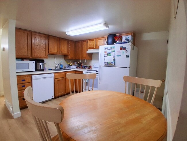 1080 E 450 N in Provo, UT - Foto de edificio - Building Photo