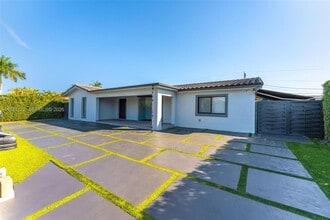2845 SW 127th Ave in Miami, FL - Building Photo - Building Photo