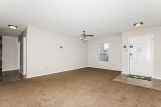 2837 Ludwig Dr in Indianapolis, IN - Foto de edificio - Building Photo