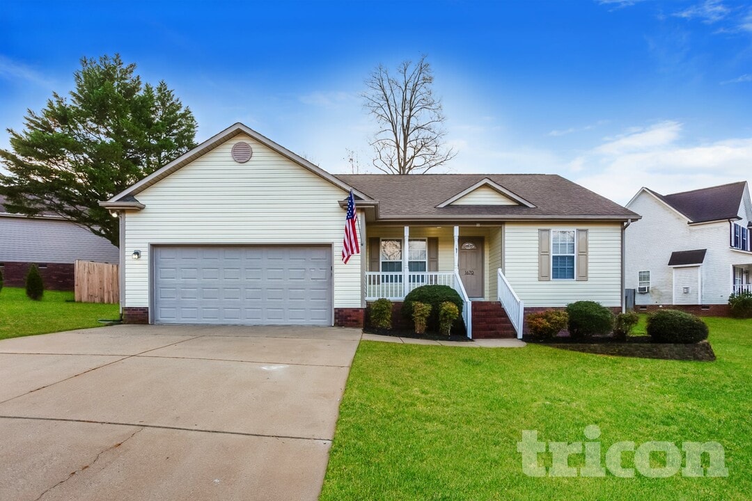 1670 Red Bird Cir SE in Concord, NC - Building Photo