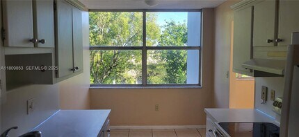 1300 NE Miami Gardens Dr in Miami, FL - Building Photo - Building Photo