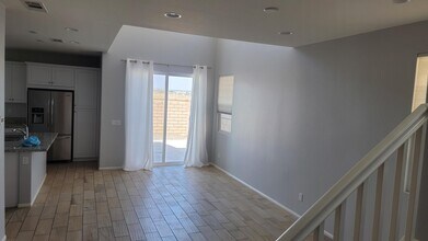 305 Paseo Gusto in Palm Desert, CA - Building Photo - Building Photo