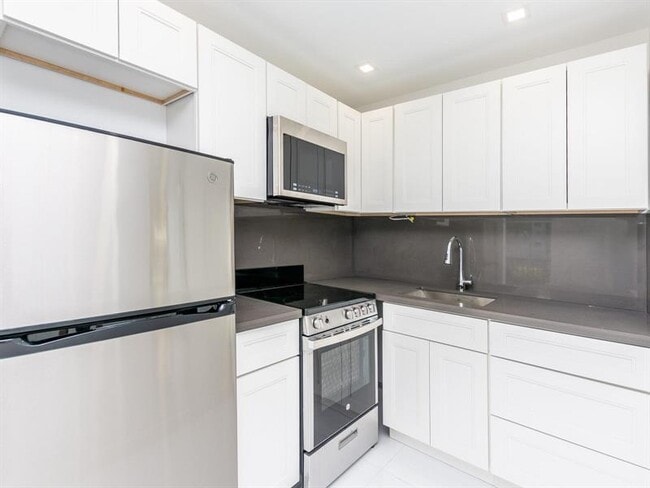 property at 2420 Diana Dr