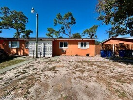 5510-5512 Third Ave in Ft. Myers, FL - Building Photo