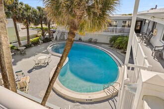 3001 S Atlantic Ave in Cocoa Beach, FL - Building Photo - Building Photo