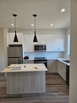 330 Ambleton St NW in Calgary, AB - Building Photo - Building Photo