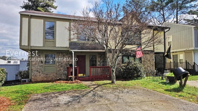 1174 Ridgecrest Ln SE in Smyrna, GA - Building Photo - Building Photo