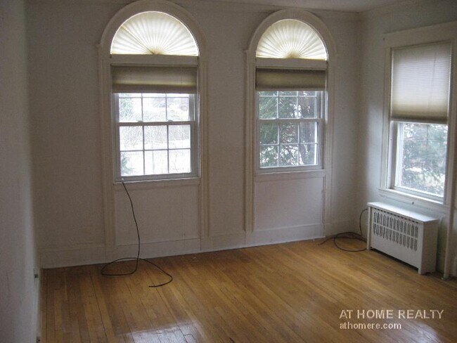 47 Algonquin Rd, Unit 1