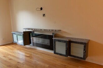 1026 Castilian Ct in Glenview, IL - Building Photo - Building Photo