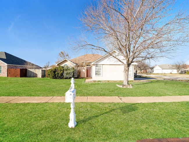 property at 10419 E 96th Pl N