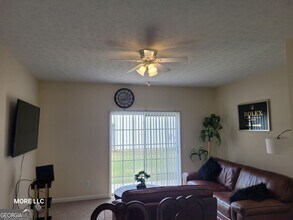 6104 Camden Forrest Ct in Riverdale, GA - Building Photo - Building Photo