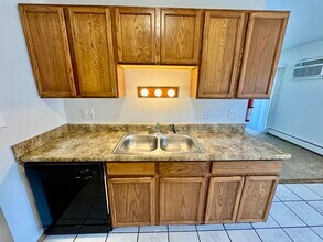 Golfview Manor Aparments in Ann Arbor, MI - Building Photo - Building Photo