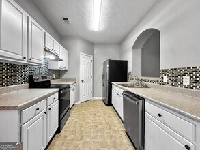 4110 Robin Cir in College Park, GA - Building Photo - Building Photo