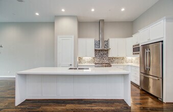 309 W Pierce St in Houston, TX - Foto de edificio - Building Photo