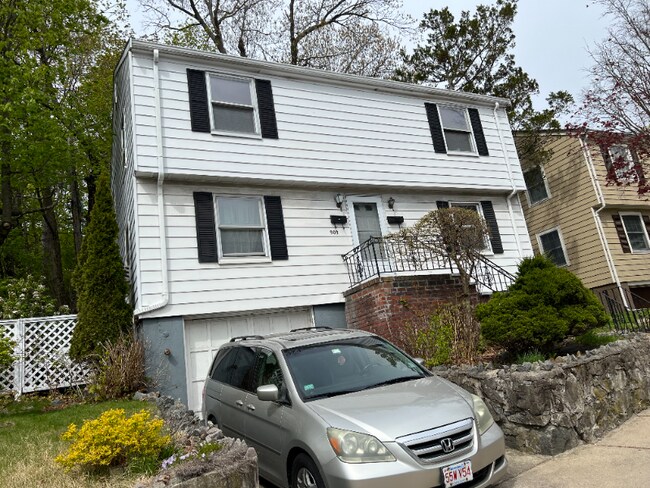 property at 909 Washington St