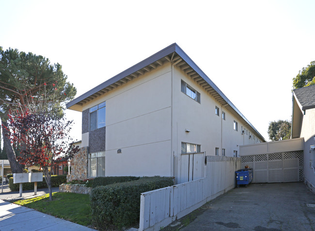 2095 Lincoln Ave in San Jose, CA - Foto de edificio - Building Photo