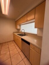 690 SW 1st Ct, Unit 1934 in Miami, FL - Foto de edificio - Building Photo