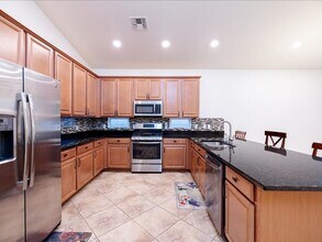 827 N Robb Hill Pl in Tucson, AZ - Building Photo - Building Photo