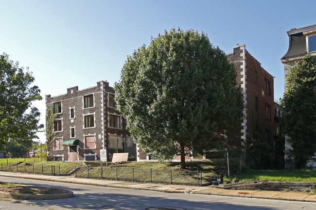 Cook Apartments in St. Louis, MO - Foto de edificio - Building Photo