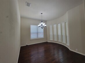 628 Nemitz St in Crowley, TX - Foto de edificio - Building Photo