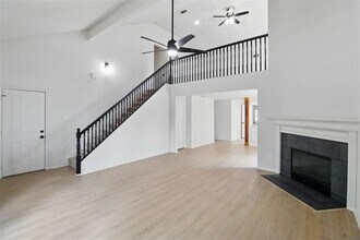 5147 Ivycrest Trail in Arlington, TX - Foto de edificio - Building Photo