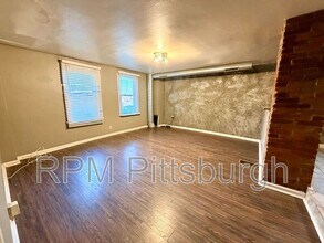19 Kosciusko Way in Pittsburgh, PA - Building Photo - Building Photo