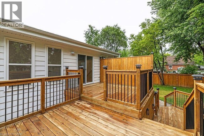 property at 2015 Leighland Rd