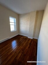 888 Huntington Ave, Unit 7 in Boston, MA - Foto de edificio - Building Photo