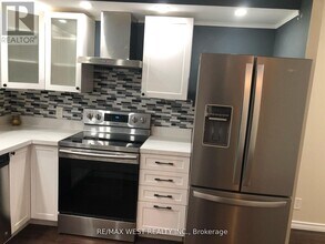6-526 Humberline Dr in Toronto, ON - Building Photo - Building Photo