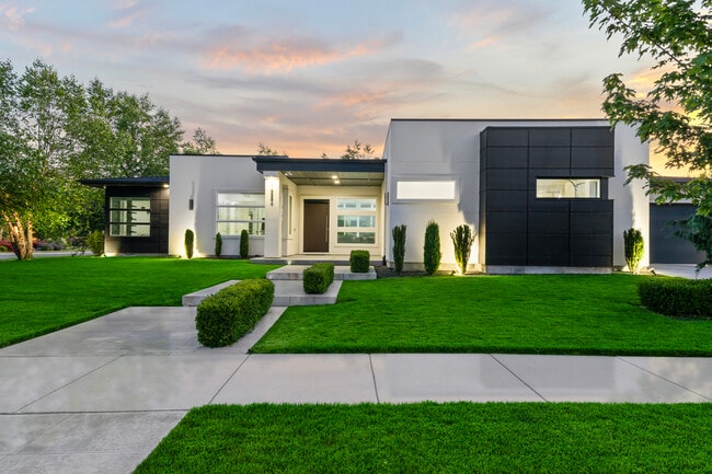 property at 1854 W Hampton Bay Dr