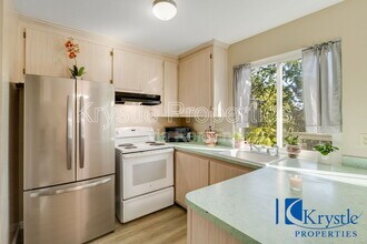 138 Warwick Dr in Benicia, CA - Foto de edificio - Building Photo