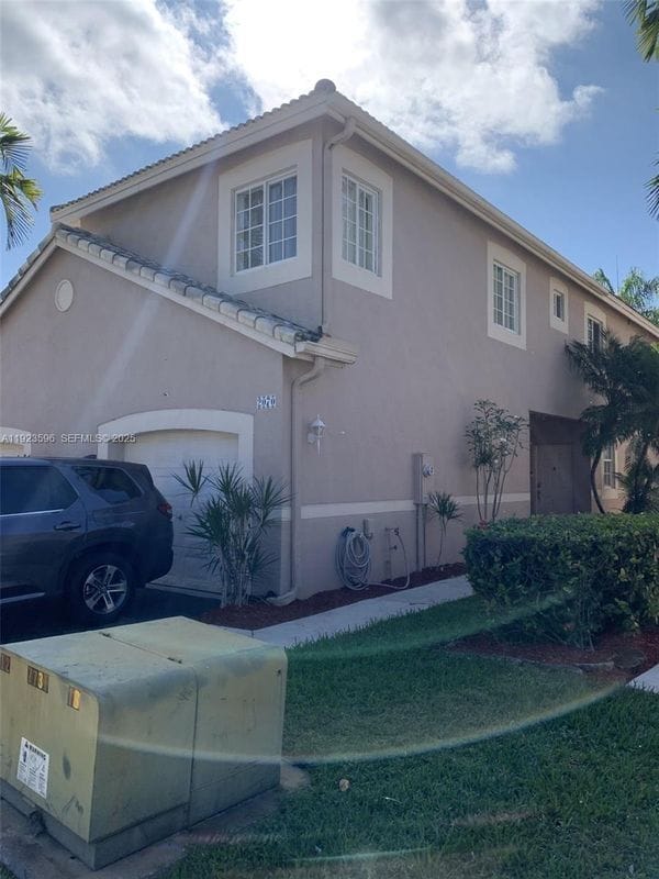 property at 2070 Madeira Dr