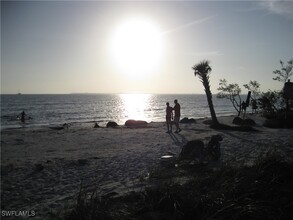 20071 Sanibel View Cir in Ft. Myers, FL - Foto de edificio - Building Photo