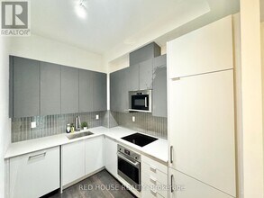 2916 Hwy 7 W in Vaughan, ON - Building Photo - Building Photo