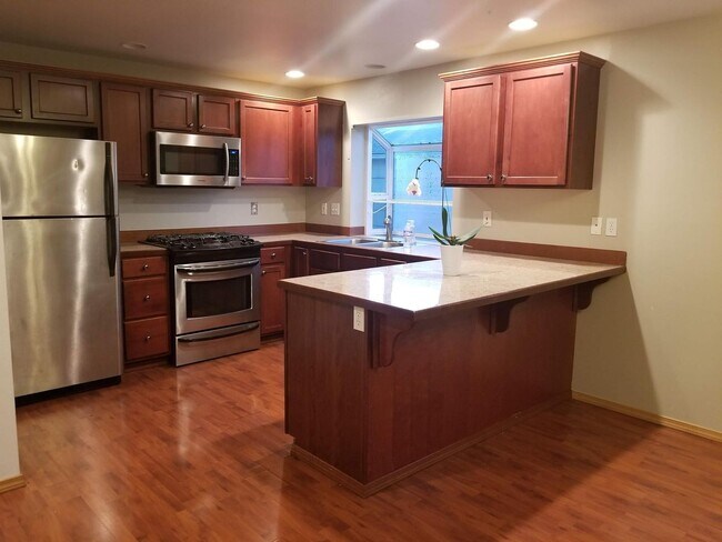 14338 B Lenora Pl N in Seattle, WA - Building Photo - Building Photo
