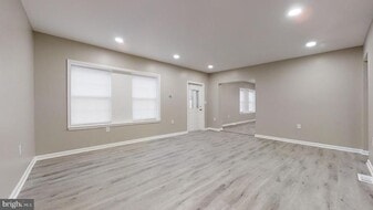 8304 Maplewood Dr in Manassas, VA - Building Photo