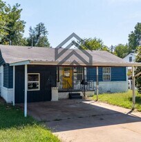112 W Marshall Dr in Midwest City, OK - Building Photo
