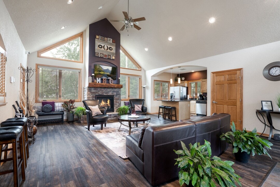 Pinehurst Apartments in White Bear Lake, MN - Foto de edificio