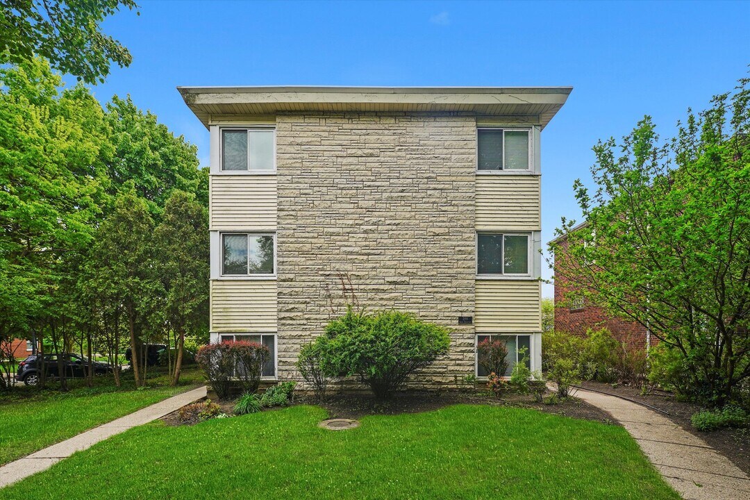 200 South Blvd in Evanston, IL - Building Photo