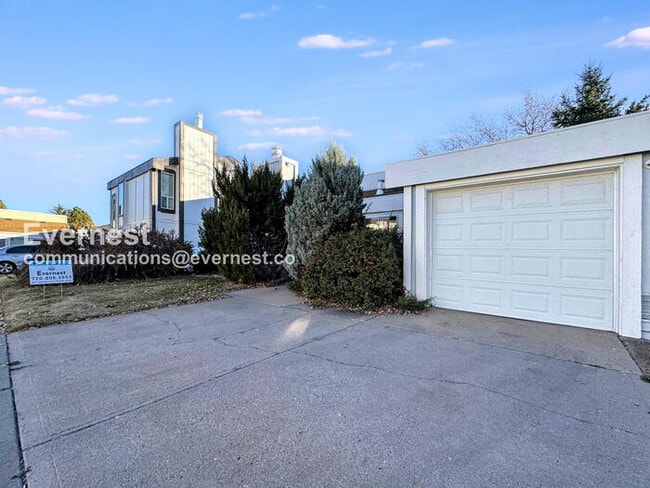 16365 E Rice Pl in Aurora, CO - Building Photo - Building Photo