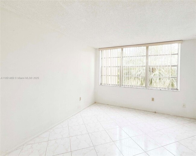 9430 Tangerine Pl in Davie, FL - Building Photo - Building Photo