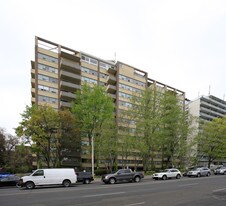 Avenue Road-484 in Toronto, ON - Building Photo