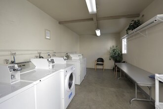 Ramona Street Apartments in Bellflower, CA - Building Photo - Building Photo