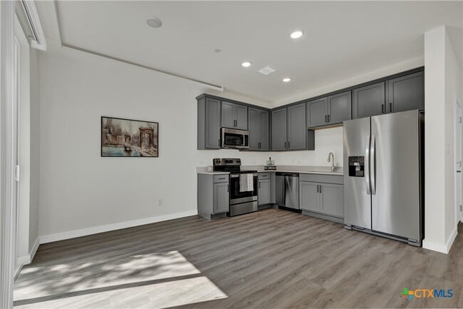 property at 104 Creekside Trail