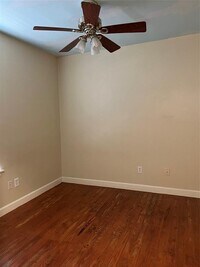 2504 Pine Tree Dr photo'