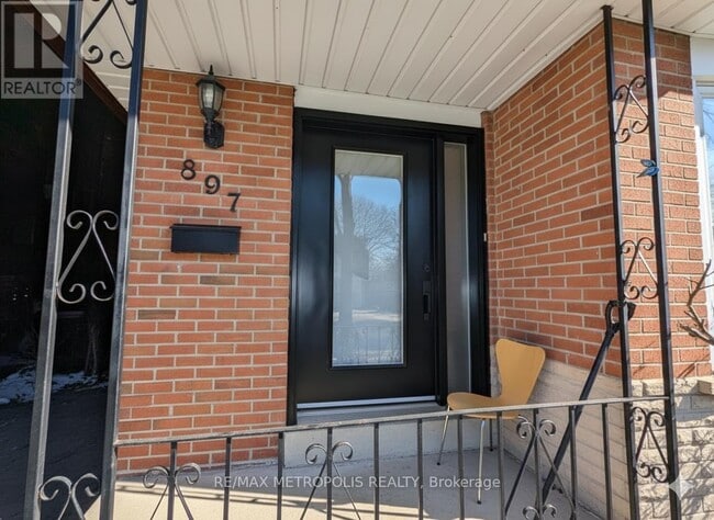 897 Consort Crescent in Mississauga, ON - Building Photo - Building Photo