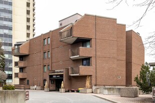 555 Wilbrod St in Ottawa, ON - Building Photo