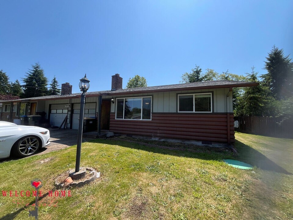 1099 Old Hwy 99 SE in Tenino, WA - Building Photo